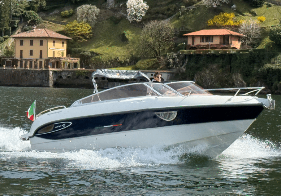 Cranchi CSL 27 boat on Lake Como